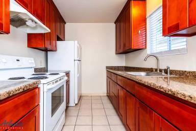 Main picture of 2100 Sahara Way