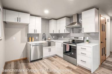 Main picture of 1617 E 3rd Ave