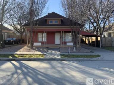 Main picture of 1504 S Lake St