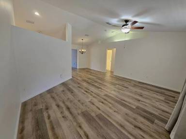 Main picture of 1088 Panda Rd