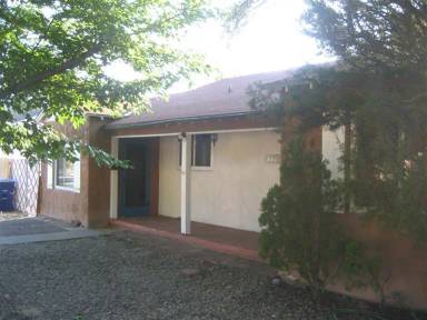 Main picture of 708 Carlisle Blvd NE