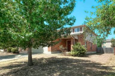 Main picture of 211 Banner Ave