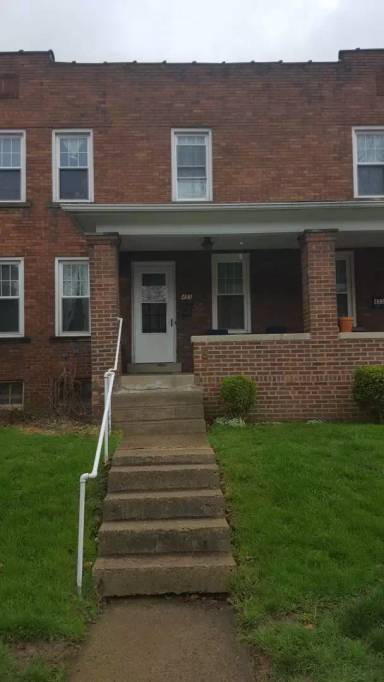 Main picture of 451 E Tompkins St