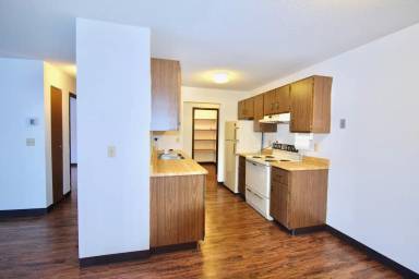 Main picture of 2650 15th St S