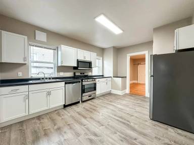 Main picture of 219 S Main St