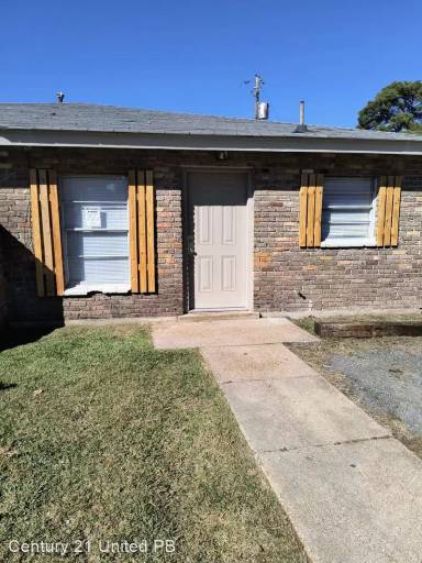 Main picture of 3010 S Holly St