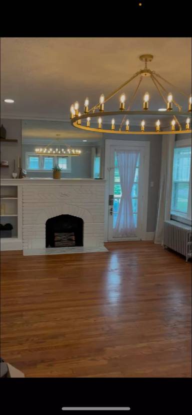 Main picture of 45 E 211th St