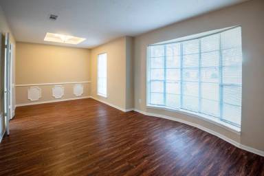 Main picture of 1910 Cobble Creek Dr