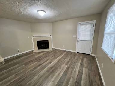 Main picture of 349 Knollwood Cir
