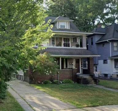 Main picture of 2681 E 126th St