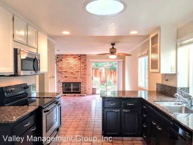 Main picture of 3239 Foxboro Pl