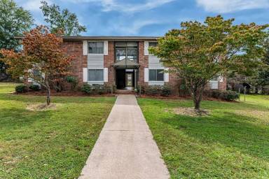 Main picture of 710 N Maple St