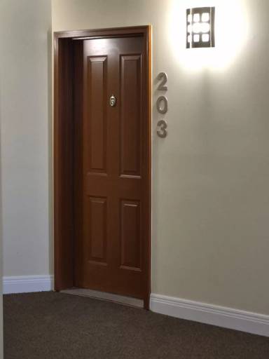 Main picture of 2411 Brownsboro Rd