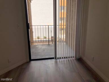 Main picture of 515 S La Fayette Park Pl