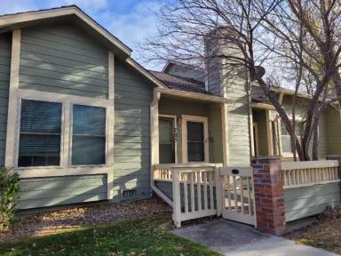 Main picture of 711 Crown Point Dr