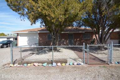 Main picture of 4955 E 1st St