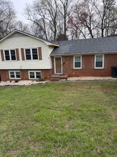 Main picture of 240 River Forest Dr