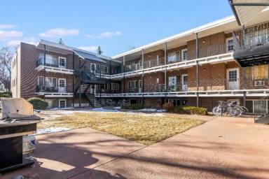 Main picture of 301 Peterson St