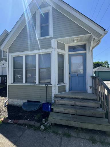 Main picture of 206 Beech St