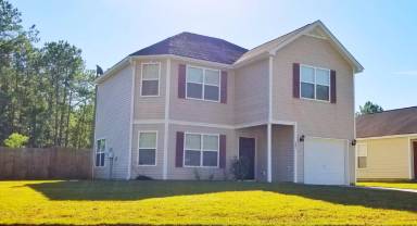 Main picture of 201 N Maple St