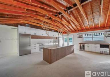 Main picture of 1110 NW North River Dr