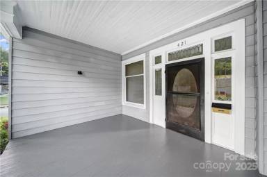 Main picture of 421 S South St