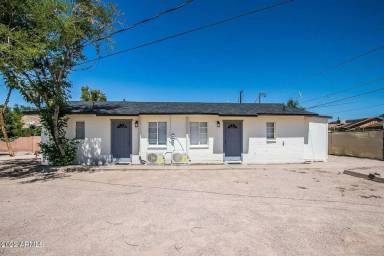 Main picture of 425 N 17th Dr