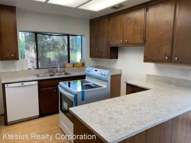 Main picture of 527 S Citrus Ave