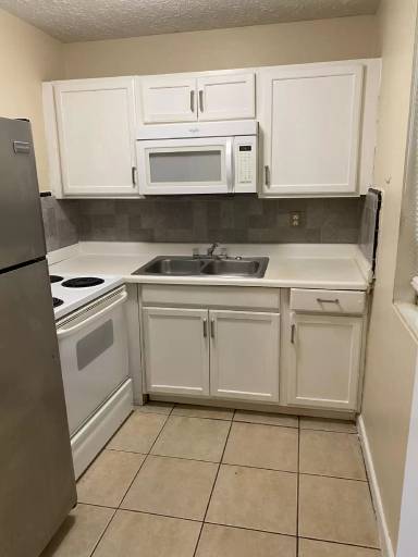 Main picture of 5214 Lexington Ave