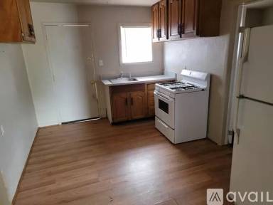 Main picture of 1802 E 1st St