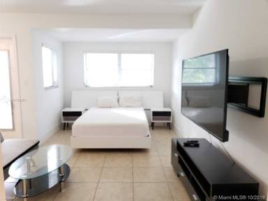 Main picture of 6100 Caballero Blvd