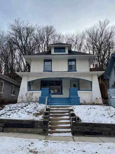 Main picture of 542 Franklin Ave