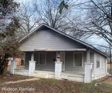 Main picture of 1401 W Short 17th St