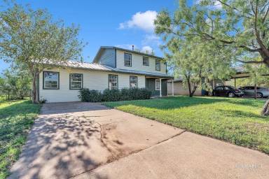 Main picture of 2517 N Willis St