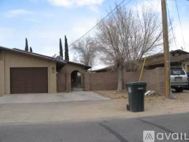 Main picture of 2015 Florence Ave