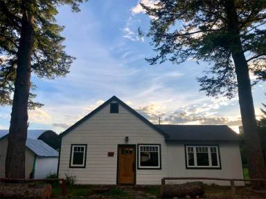 Main picture of 726 1st Ave E