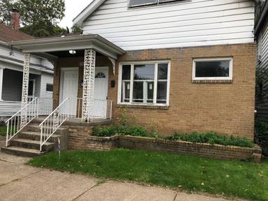 Main picture of 719 E 9th St
