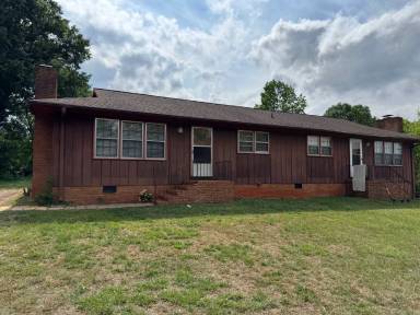 Main picture of 19 Wedgefield Dr