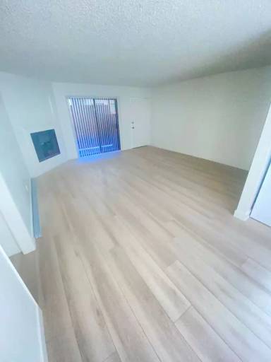 Main picture of 14942 Burbank Blvd