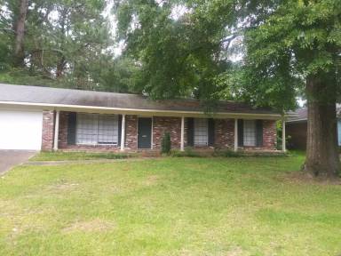 Main picture of 3350 Fleetwood Dr
