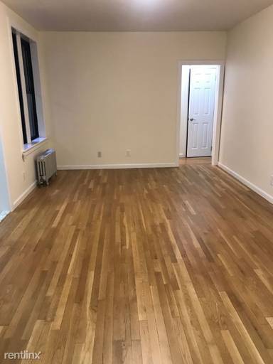 Main picture of 218 W 10th St
