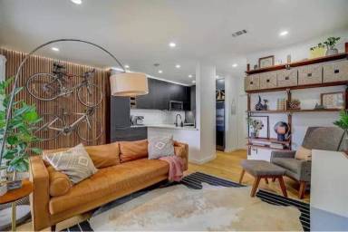 Main picture of 802 S 1st St