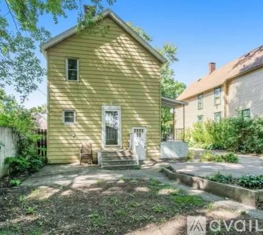 Main picture of 712 7th St NW
