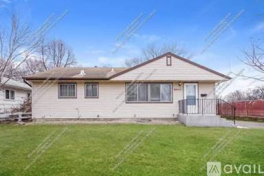 Main picture of 5608 Vera Cruz Ave N