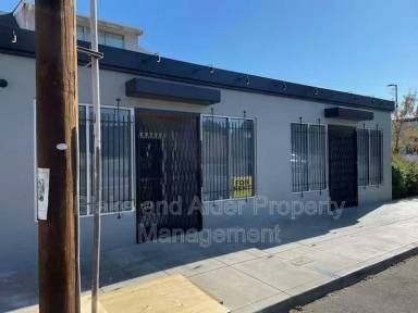 Main picture of 3552 NE Sandy Blvd