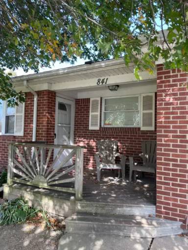 Main picture of 843 Marquardt St
