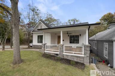 Main picture of 570 Greenwood Ave NE
