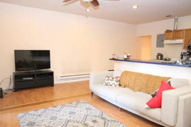 Main picture of 623 South St