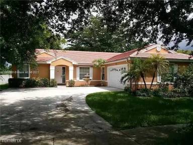 Main picture of 1801 SW 135th Way
