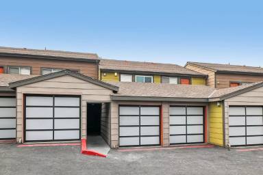 Main picture of 2095 Poplar Rd